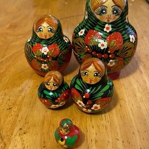 Hand-Painted Russian Nesting Dolls Matryoshka - Red & Green Floral Set